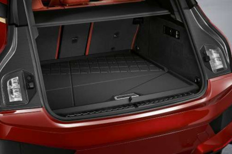 Přesně pasující BMW ochranná podlaha zavazadlového prostoru.