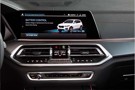 Digitální služby BMW X5 xDrive45e.