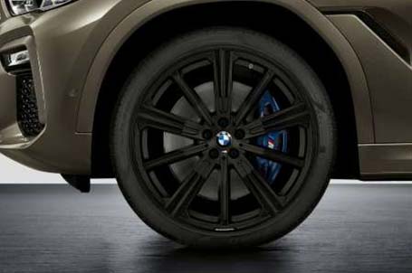 22" M Performance kolo z lehké slitiny Star-spoke 749 M v matném provedení Jet Black.