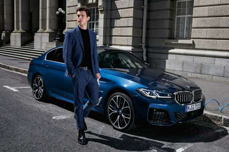 Nabíjení plug-in hybridních BMW řady 5 Sedan.
