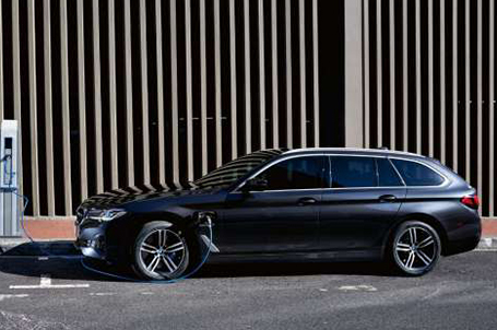 Nabíjení plug-in hybridních BMW řady 5 Touring.