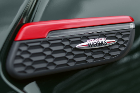 MINI John Cooper Works - BOČNÍ OZDOBY. MINI John Cooper Works - BOČNÍ OZDOBY.