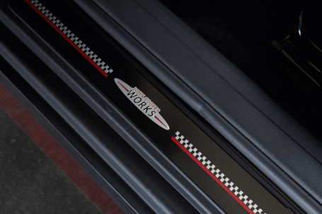 MINI John Cooper Works - PRAHOVÉ LIŠTY JCW. MINI John Cooper Works - PRAHOVÉ LIŠTY JCW.