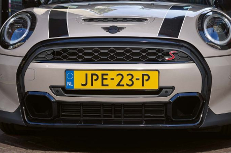 MINI Třídveřové - NOVÝ PŘEDNÍ NÁRAZNÍK MINI Třídveřové - NOVÝ PŘEDNÍ NÁRAZNÍK