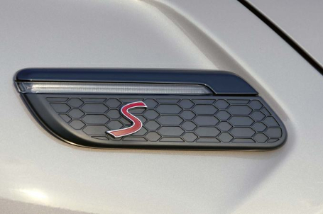 MINI Třídveřové - NOVÝ DESIGN BOČNÍCH OZDOB MINI Třídveřové - NOVÝ DESIGN BOČNÍCH OZDOB