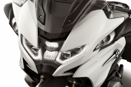 BMW R 1250 RT - Nová přední strana s LED světlomety BMW R 1250 RT - Nová přední strana s LED světlomety