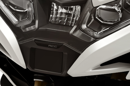 BMW R 1250 RT - Uvolněná jízda s adaptivním tempomatem BMW R 1250 RT - Uvolněná jízda s adaptivním tempomatem