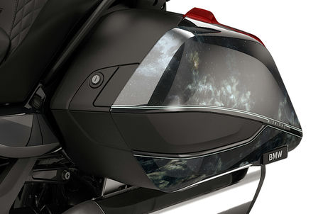 BMW K 1600 Grand America - Jedinečný vodní transferový tisk BMW K 1600 Grand America - Jedinečný vodní transferový tisk