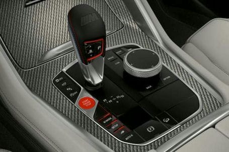 BMW X5 M - 8stupňová převodovka M Steptronic Sport s logikou řazení Drivelogic. BMW X5 M - 8stupňová převodovka M Steptronic Sport s logikou řazení Drivelogic.