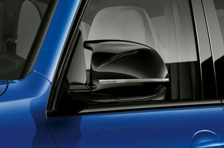 BMW X5 M - Kryty zpětných zrcátek v leskle černém provedení. BMW X5 M - Kryty zpětných zrcátek v leskle černém provedení.