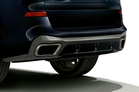 BMW X5 M50i - Rámečky koncovek výfuku a zadní difuzor. BMW X5 M50i - Rámečky koncovek výfuku a zadní difuzor.