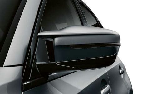 BMW M340i xDrive Sedan - M vnější zpětná zrcátka. BMW M340i xDrive Sedan - M vnější zpětná zrcátka.