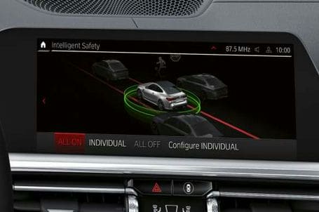 BMW M4 Coupé - Driving Assistant Professional. BMW M4 Coupé - Driving Assistant Professional.