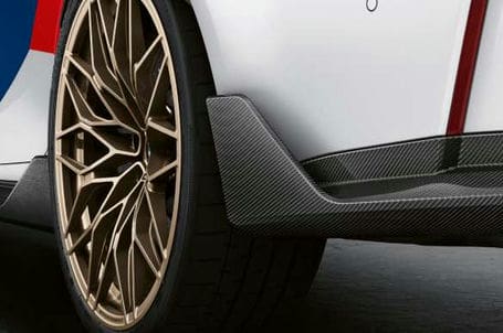M Performance zadní karbonová aerodynamická křidélka. M Performance zadní karbonová aerodynamická křidélka.