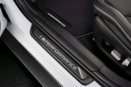 BMW M4 Coupé - M Performance karbonové prahové lišty. BMW M4 Coupé - M Performance karbonové prahové lišty.