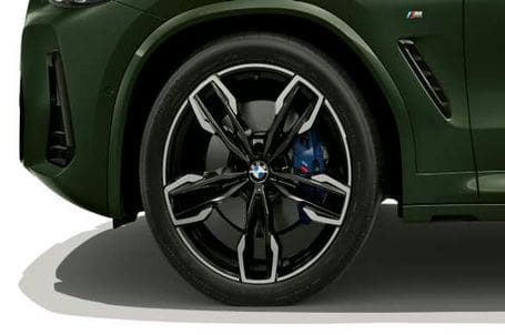 BMW X3 M40i a X3 M40d - 21" M kola z lehké slitiny Double-spoke 718 M Bicolour s kombinovanými pneumatikami. BMW X3 M40i a X3 M40d - 21" M kola z lehké slitiny Double-spoke 718 M Bicolour s kombinovanými pneumatikami.