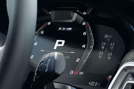 BMW X3 M - M specifický přístrojový panel. BMW X3 M - M specifický přístrojový panel.