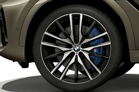 BMW X6 - 22" M kola z lehké slitiny Double-spoke 742 M Jet Black s kombinovanými pneumatikami. BMW X6 - 22" M kola z lehké slitiny Double-spoke 742 M Jet Black s kombinovanými pneumatikami.