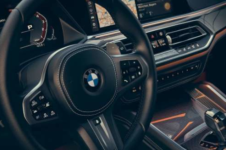 BMW X6 M - Automatická převodovka Steptronic Sport. BMW X6 M - Automatická převodovka Steptronic Sport.