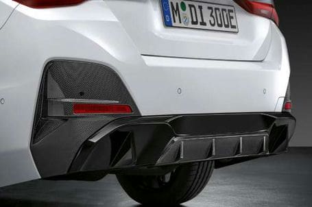 BMW i4 M Performance Parts - M Performance zadní karbonový difuzor. BMW i4 M Performance Parts - M Performance zadní karbonový difuzor.