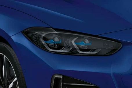 BMW i4 M50 - Světlomety M Shadow Line a BMW Laserlight. BMW i4 M50 - Světlomety M Shadow Line a BMW Laserlight.