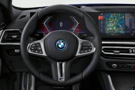 BMW i4 M50 - M kožený volant. BMW i4 M50 - M kožený volant.