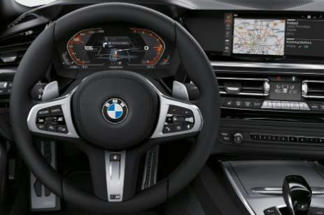 BMW Z4 - Variabilní sportovní řízení. BMW Z4 - Variabilní sportovní řízení.