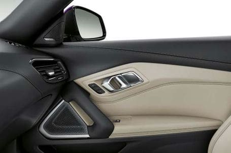 BMW Z4 - Audiosystém Harman Kardon s prostorovým zvukem. BMW Z4 - Audiosystém Harman Kardon s prostorovým zvukem.