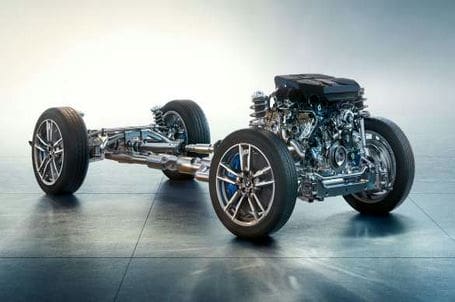 BMW X4 M - M specifický podvozek. BMW X4 M - M specifický podvozek.