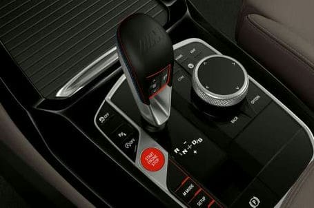BMW X4 M - 8stupňová převodovka M Steptronic s logikou řazení Drivelogic. BMW X4 M - 8stupňová převodovka M Steptronic s logikou řazení Drivelogic.