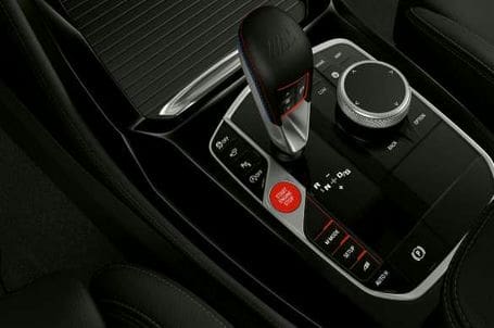 BMW X4 M Competition - 8stupňová převodovka M Steptronic s logikou řazení Drivelogic. BMW X4 M Competition - 8stupňová převodovka M Steptronic s logikou řazení Drivelogic.