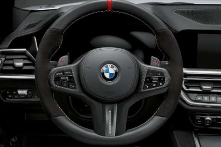 BMW řady 4 Cabrio Performance Parts - M Performance volant. BMW řady 4 Cabrio Performance Parts - M Performance volant.