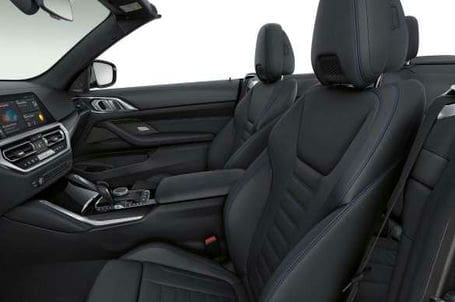 BMW M440i xDrive - Sportovní sedadla řidiče a spolujezdce vpředu. BMW M440i xDrive - Sportovní sedadla řidiče a spolujezdce vpředu.