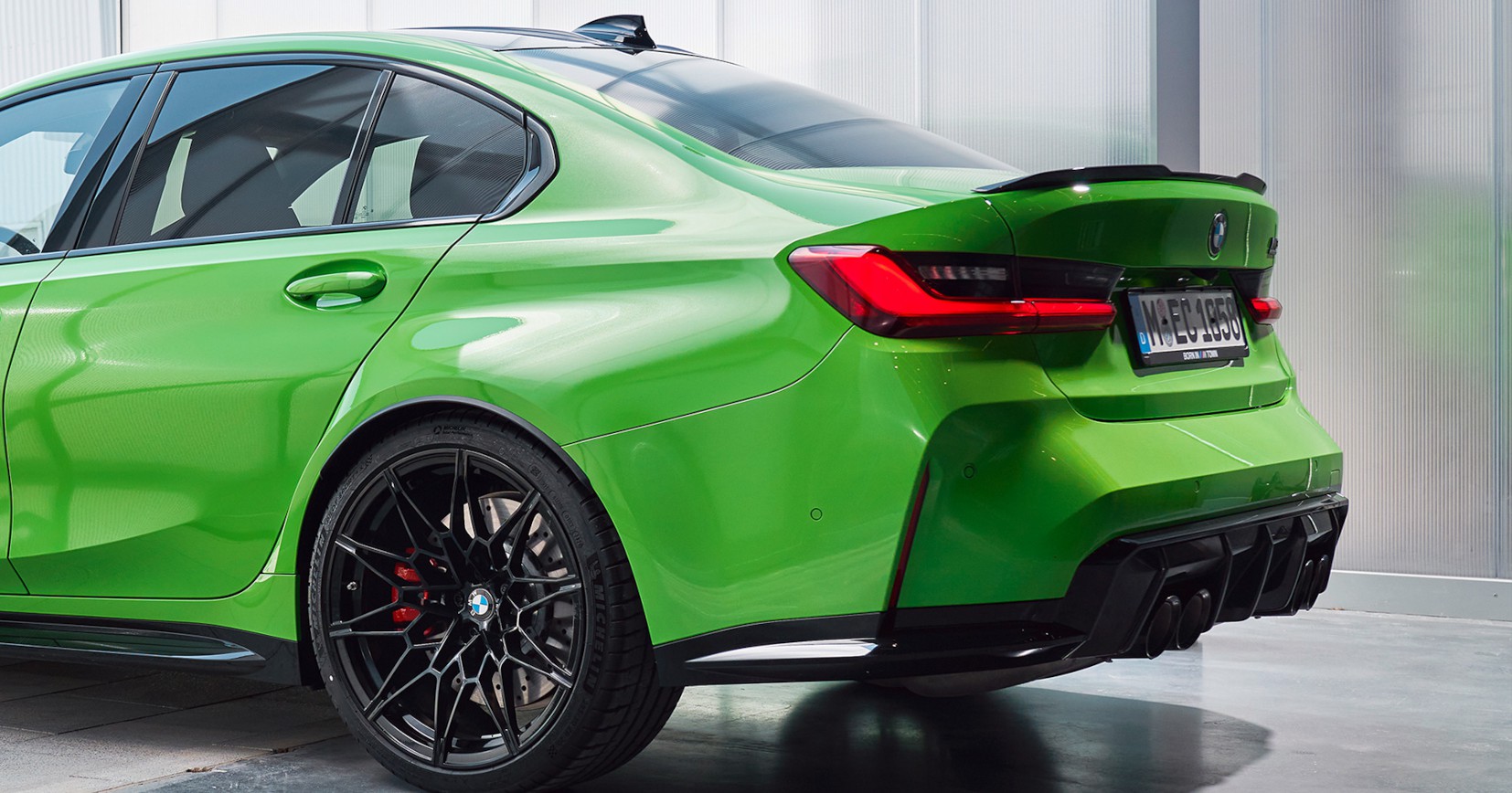 BMW M3 Sedan - BMW Individual Verde Mantis (zelená) BMW M3 Sedan - BMW Individual Verde Mantis (zelená)
