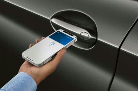 BMW iX3 - Digitální klíč. BMW iX3 - Digitální klíč.