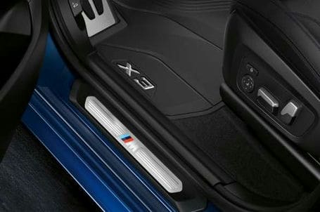 BMW iX3 Originální příslušenství - BMW Přední gumové koberce. BMW iX3 Originální příslušenství - BMW Přední gumové koberce.