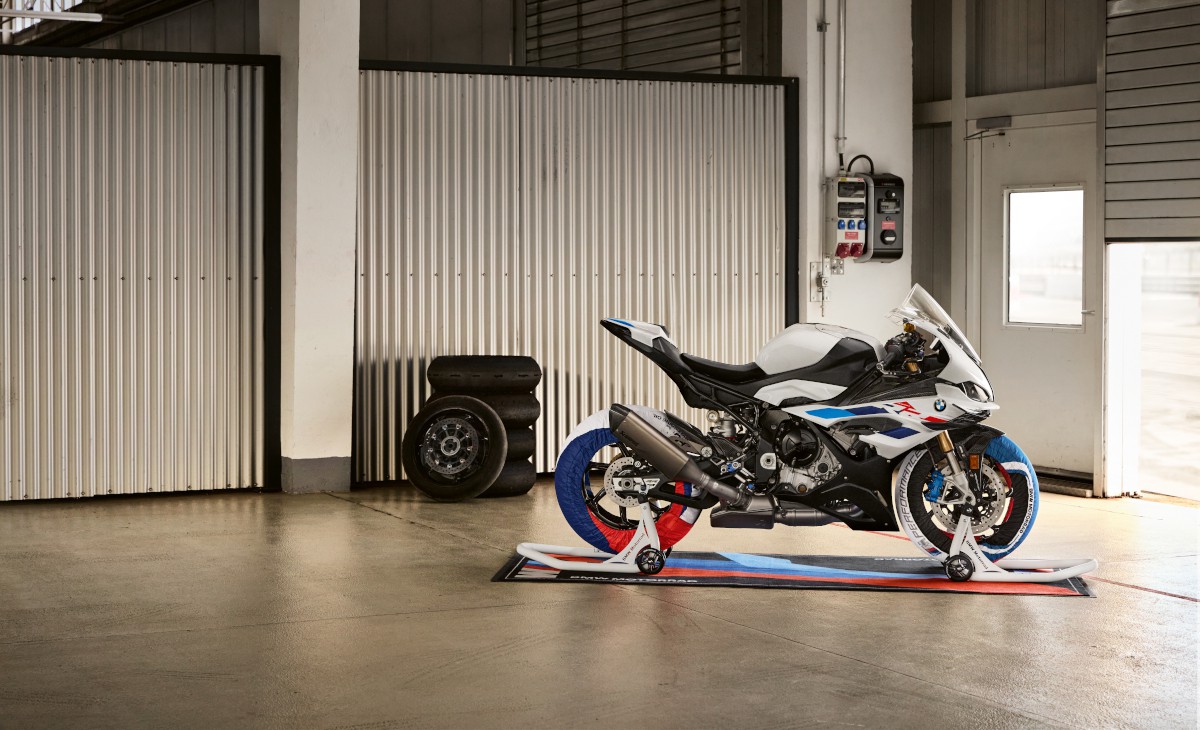 BMW S 1000 RR - Superbike superlativů BMW S 1000 RR - Superbike superlativů