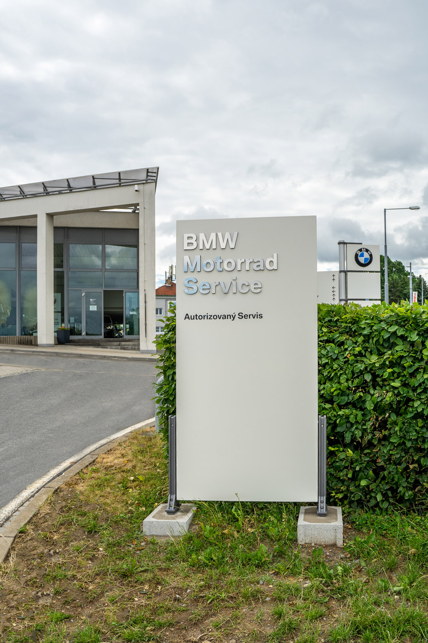 BMW invelt Plzeň - showroom