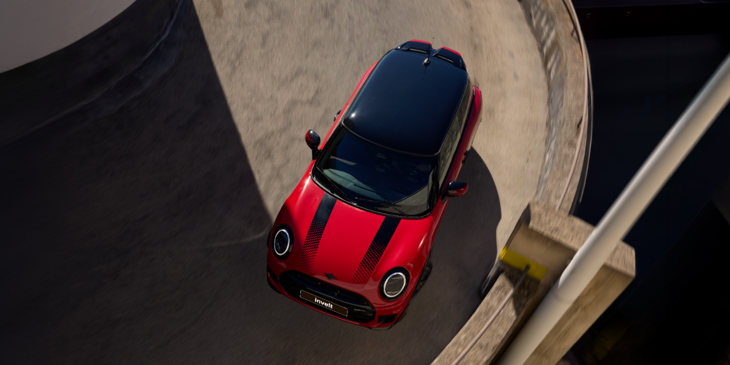 MINI COOPER NYNÍ S BONUSEM AŽ 120 000 KČ.