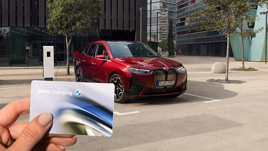 VEŘEJNÉ NABÍJENÍ S BMW CHARGING: 12 MĚSÍCŮ BEZ ZÁKLADNÍHO POPLATKU**. VEŘEJNÉ NABÍJENÍ S BMW CHARGING: 12 MĚSÍCŮ BEZ ZÁKLADNÍHO POPLATKU**.