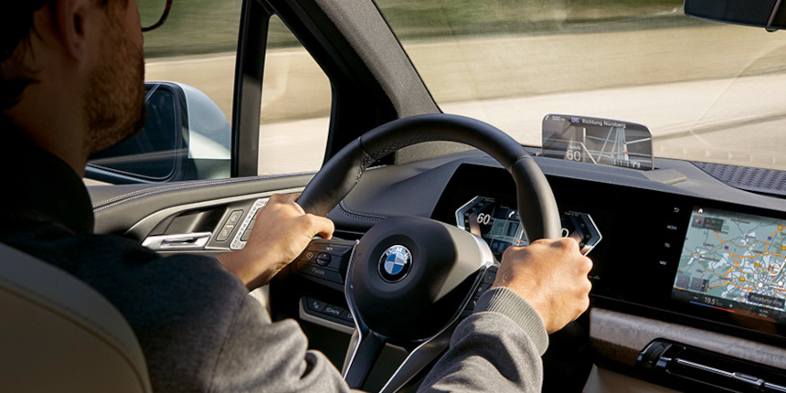 STANDARDNÍ ASISTENČNÍ SYSTÉMY PRO MAXIMÁLNÍ BEZPEČÍ BMW ŘADY 2 ACTIVE TOURER. STANDARDNÍ ASISTENČNÍ SYSTÉMY PRO MAXIMÁLNÍ BEZPEČÍ BMW ŘADY 2 ACTIVE TOURER.