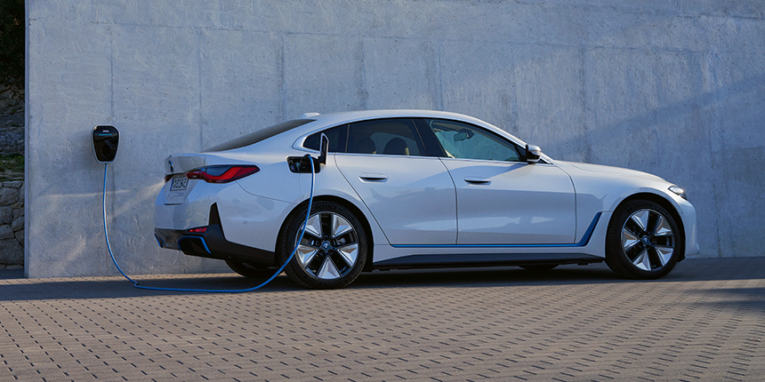Nabíjení BMW i4: Jednodušší než kdy dříve. THE I4 | PRVNÍ ČISTĚ ELEKTRICKÉ GRAN COUPÉ