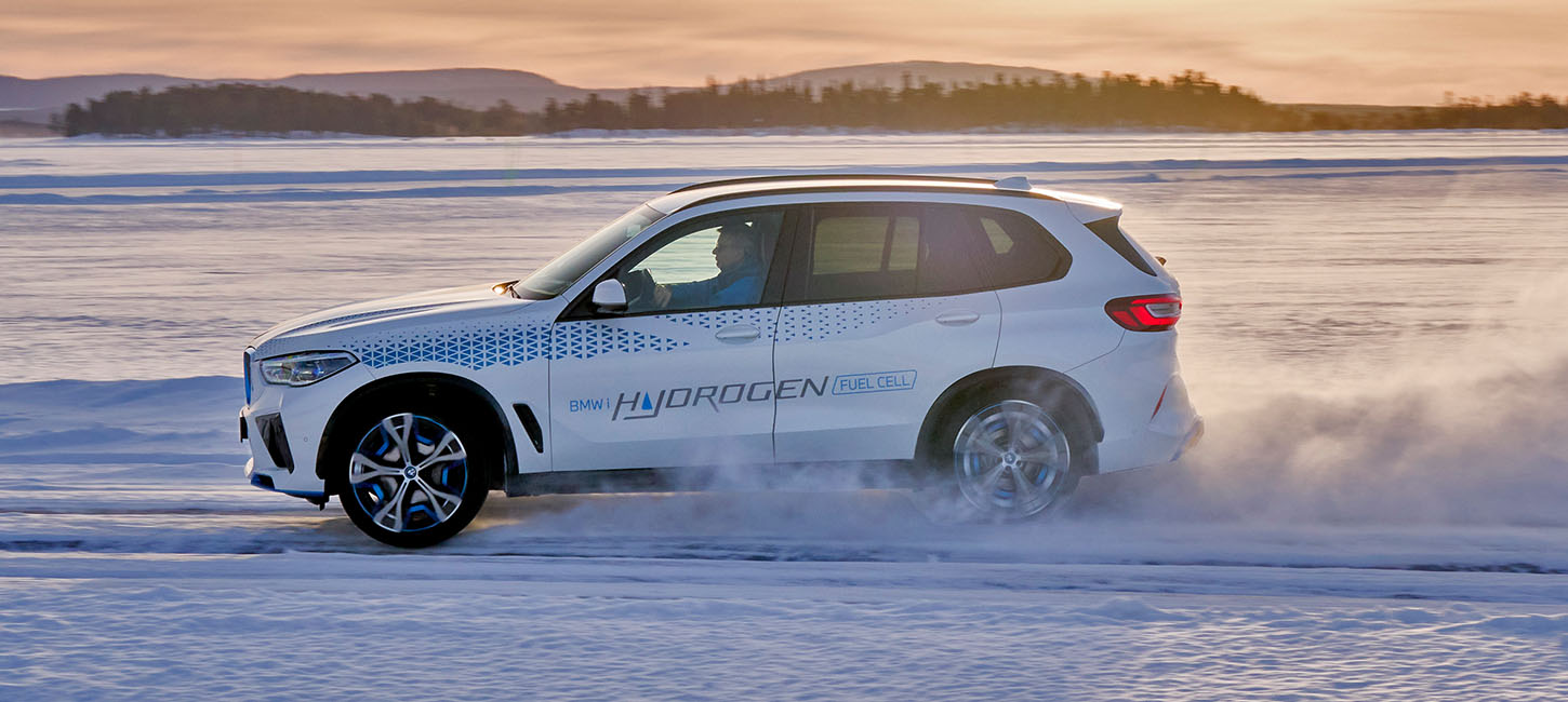 BMW iX5 Hydrogen | Radost z jízdy bez emisí CO2