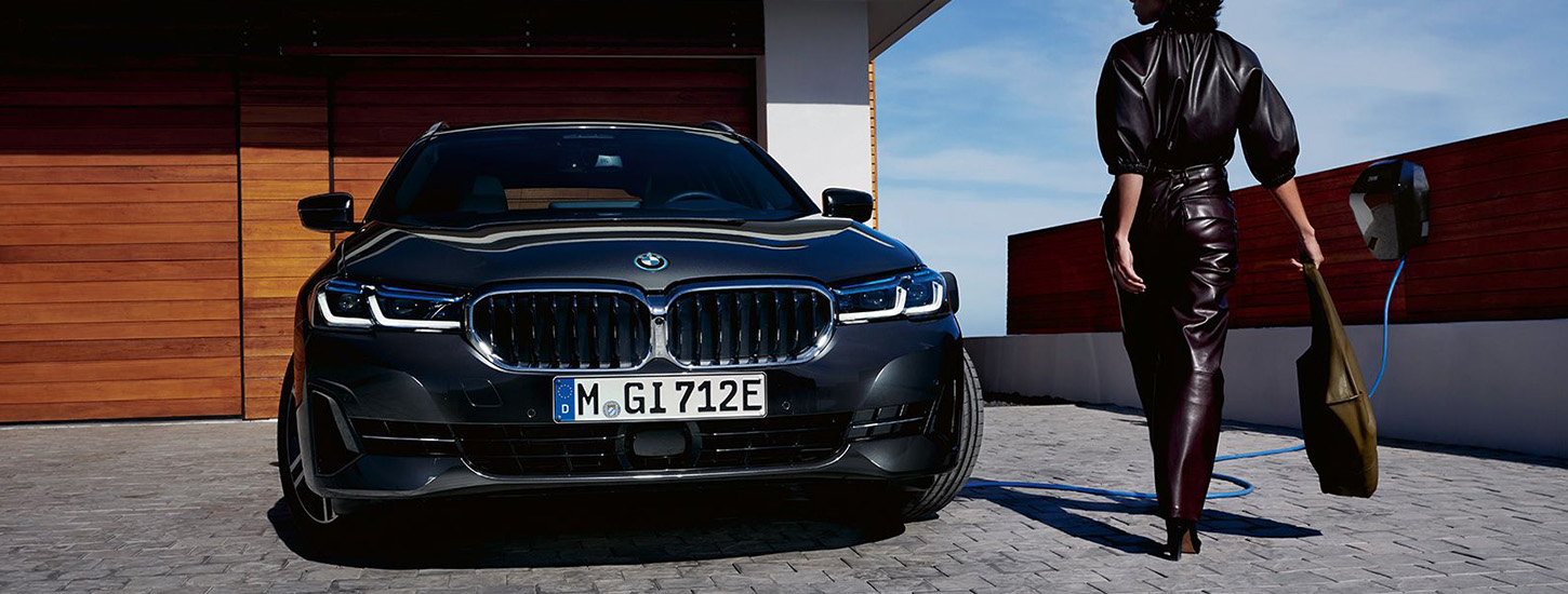 BMW ŘADY 5 TOURING PLUG-IN HYBRIDNÍ MODELY BMW ŘADY 5 TOURING PLUG-IN HYBRIDNÍ MODELY