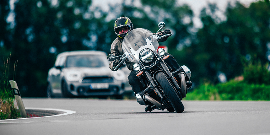 BMW invelt R18 TOUR - VÁHÁŠ, JESTLI KOUPIT R18? MÁŠ JEDINEČNOU ŠANCI SI VYZKOUŠET.