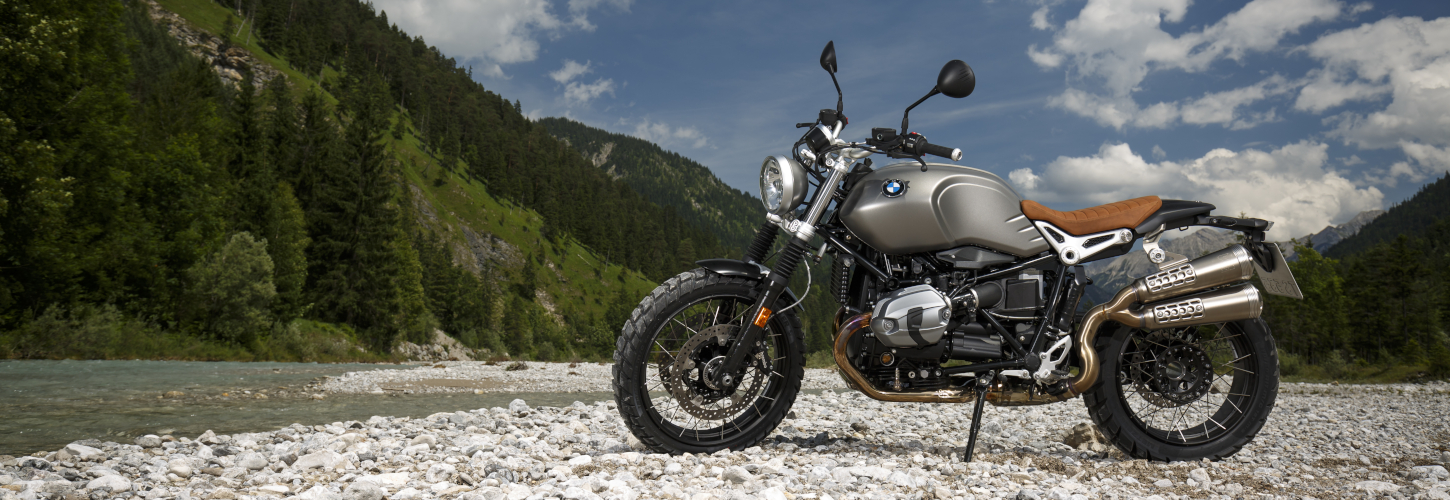 BMW R NINET SCRAMBLER V HORÁCH BMW R NINET SCRAMBLER