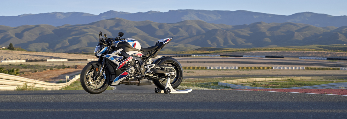 BMW M 1000 R z boku BMW M 1000 R z boku