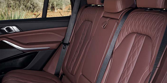 BMW X5 INTERIÉR ZADNÍ ČÁSTI VOZU