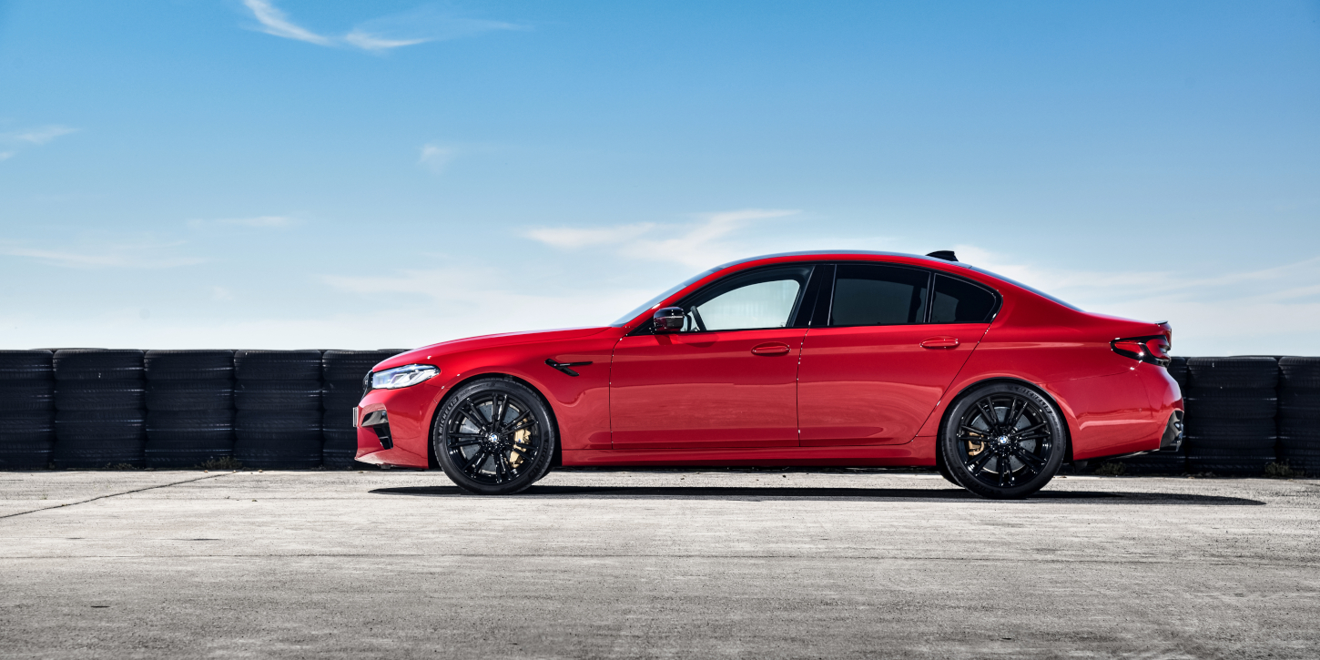 BMW M5 Competition z boku BMW M5 Competition z boku