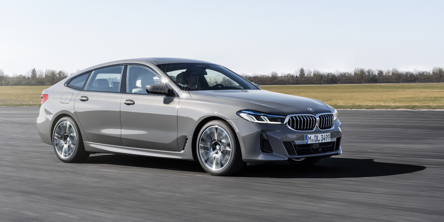 BMW 6 GT z boku v pohybu BMW 6 GT z boku v pohybu